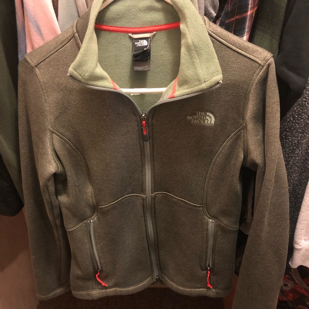 Grey north face jacket super comfy